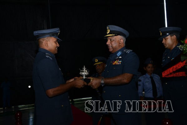 Outgoing Commander Bids Farewell
