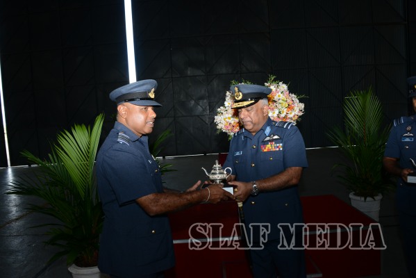 Outgoing Commander Bids Farewell