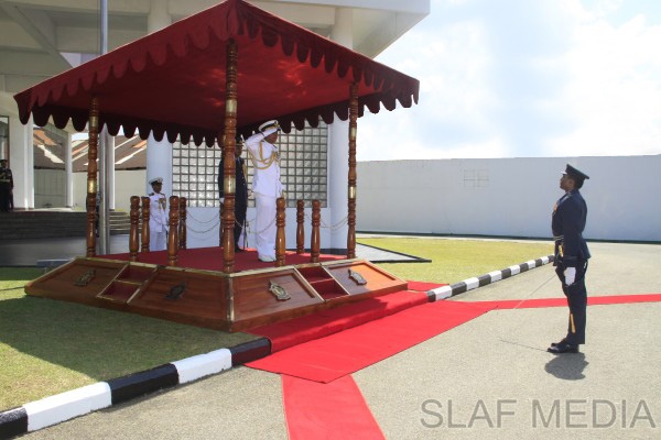 Commander of the Sri Lanka Navy, Vice Admiral Somathilake Dissanayake Visits SLAF HQ