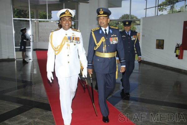 Commander of the Sri Lanka Navy, Vice Admiral Somathilake Dissanayake Visits SLAF HQ