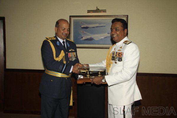 Commander of the Sri Lanka Navy, Vice Admiral Somathilake Dissanayake Visits SLAF HQ