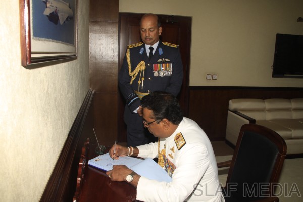 Commander of the Sri Lanka Navy, Vice Admiral Somathilake Dissanayake Visits SLAF HQ