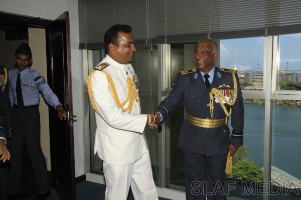 Commander of the Sri Lanka Navy, Vice Admiral Somathilake Dissanayake Visits SLAF HQ