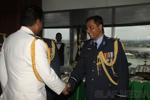 Commander of the Sri Lanka Navy, Vice Admiral Somathilake Dissanayake Visits SLAF HQ
