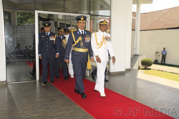 Commander of the Sri Lanka Navy, Vice Admiral Somathilake Dissanayake Visits SLAF HQ