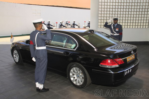 Commander of the Sri Lanka Navy, Vice Admiral Somathilake Dissanayake Visits SLAF HQ