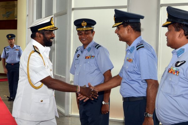 Outgoing Navy Commander Visits SLAF Headquarters