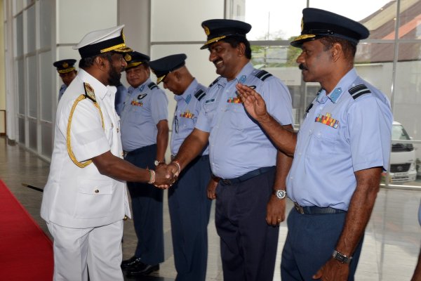 Outgoing Navy Commander Visits SLAF Headquarters