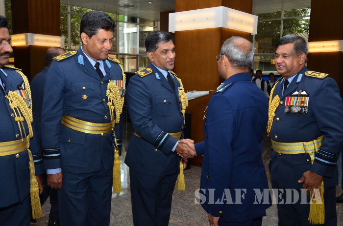 Chief of the Air Staff of the Pakistan Air Force Calls on the Commander of the SLAF