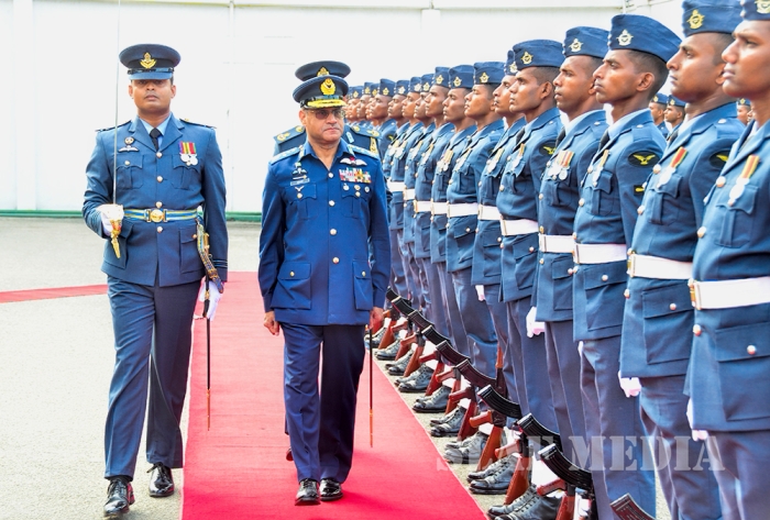 Chief of the Air Staff of the Pakistan Air Force Calls on the Commander of the SLAF