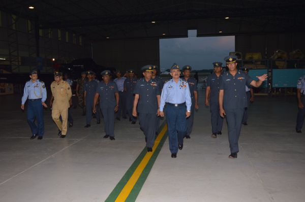 Air Chief Marshal Tahir Rafique Butt Visits SLAF Academy China Bay and SLAF Base Katunayake