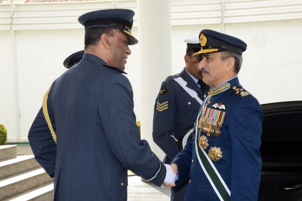 Chief of the Air
Staff of the Pakistan Air Force Calls on the Commander