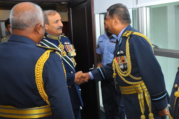 Chief of the Air Staff of the Pakistan Air Force Calls on the
Commander