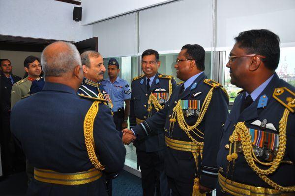 Chief of the Air
Staff of the Pakistan Air Force Calls on the Commander
