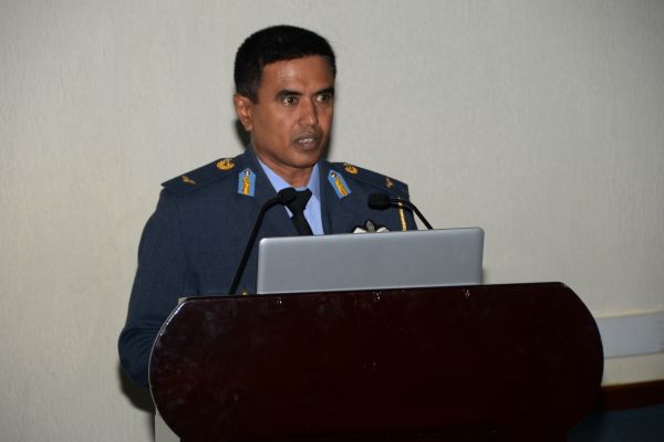 Chief of the Air
Staff of the Pakistan Air Force Calls on the Commander