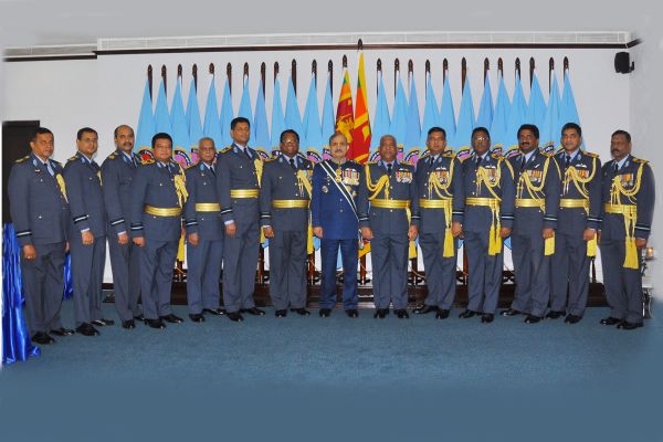 Chief of the Air
Staff of the Pakistan Air Force Calls on the Commander