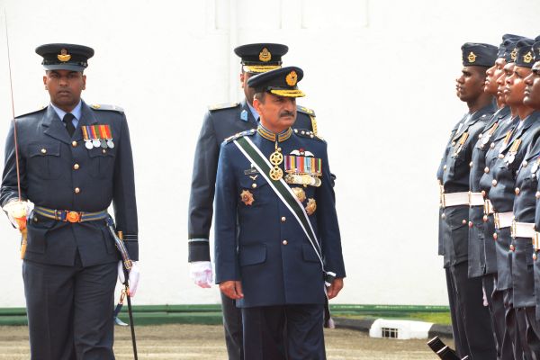 Chief of the Air
Staff of the Pakistan Air Force Calls on the Commander