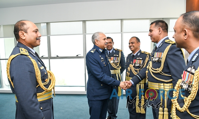 Chief of the Air Staff of the Pakistan Air Force Calls on the Commander