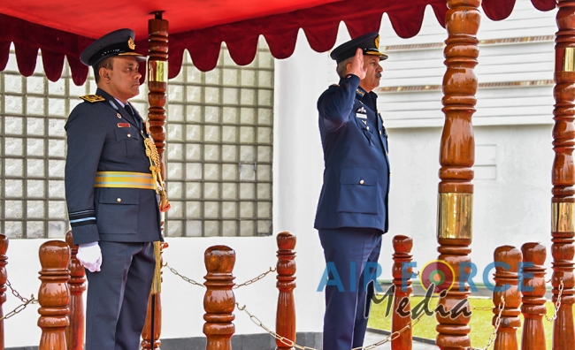 Chief of the Air Staff of the Pakistan Air Force Calls on the Commander