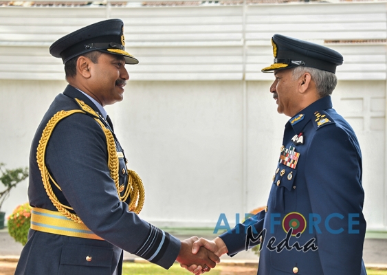 Chief of the Air Staff of the Pakistan Air Force Calls on the Commander