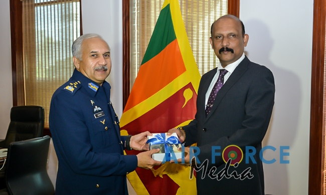 Pakistan Air Force Chief Calls on Secretary to the Ministry of Defence