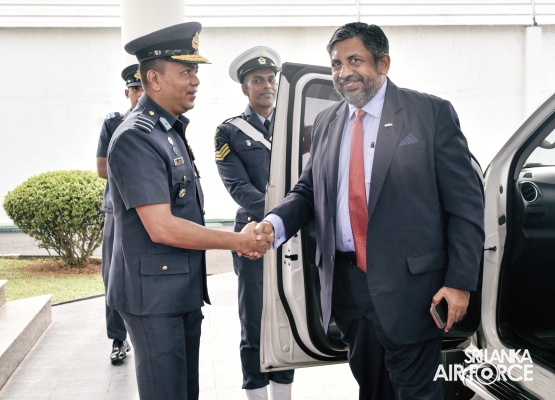 NEWLY APPOINTED HIGH COMMISSIONER OF SRI LANKA TO THE ISLAMIC REPUBLIC OF PAKISTAN CALLS ON THE COMMANDER