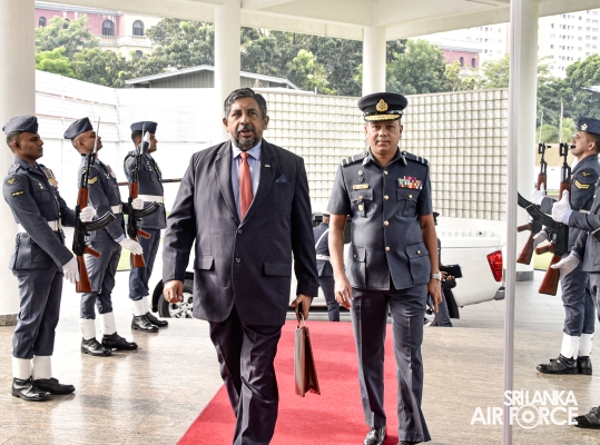 NEWLY APPOINTED HIGH COMMISSIONER OF SRI LANKA TO THE ISLAMIC REPUBLIC OF PAKISTAN CALLS ON THE COMMANDER