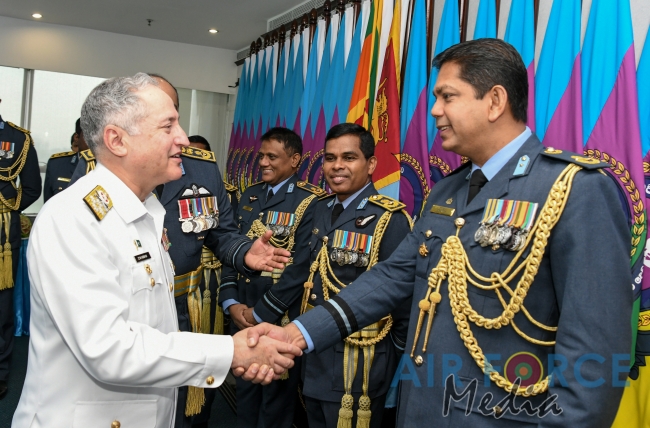 Chief of Naval Staff of the Pakistan Navy Calls on the Commander of the Air Force