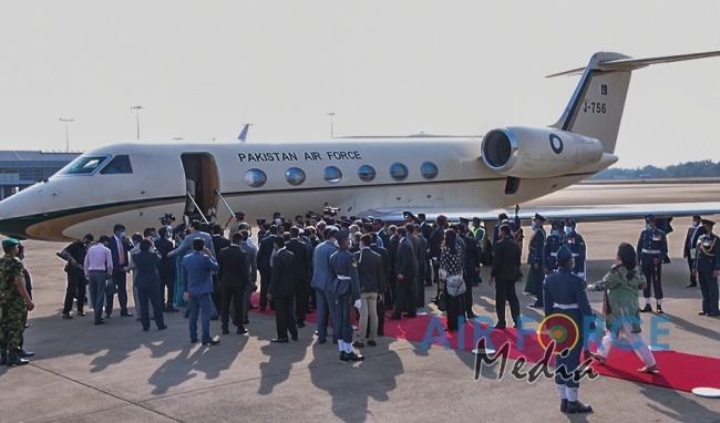 PRIME MINISTER OF PAKISTAN, HONOURABLE IMRAN KHAN DEPARTS SRI LANKA