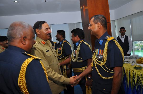 Chairman of the Joint Chiefs of Staff Committee of Pakistan calls on the Commander