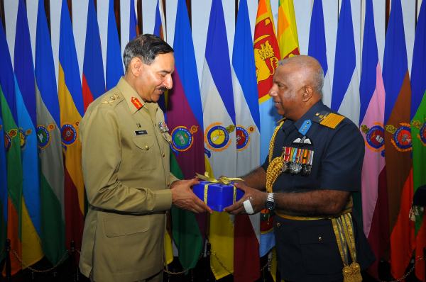 Chairman of the Joint Chiefs of Staff Committee of Pakistan calls on the Commander
