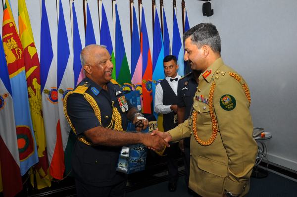 Chairman of the Joint Chiefs of Staff Committee of Pakistan calls on the Commander