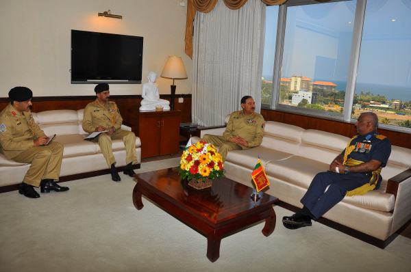 Chairman of the Joint Chiefs of Staff Committee of Pakistan calls on the Commander