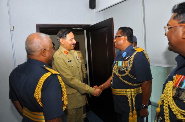Chairman of the Joint Chiefs of Staff Committee of Pakistan calls on the Commander