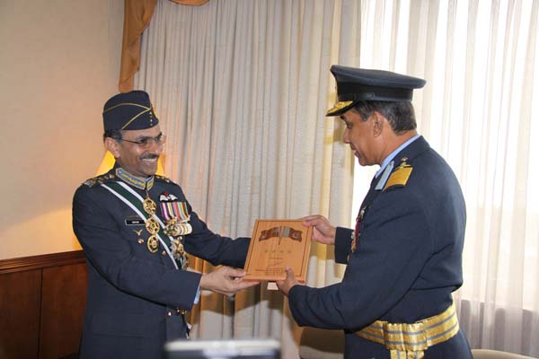 Pakistan Air Force Chief Arrives in Sri Lanka Pakistani Air Chief Pays a Courtesy call on the Sri Lankan Air Chief