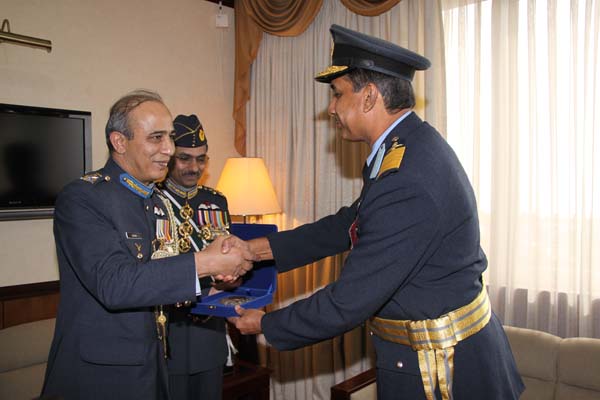 Pakistan Air Force Chief Arrives in Sri Lanka Pakistani Air Chief Pays a Courtesy call on the Sri Lankan Air Chief