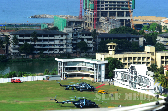Pakistani Prime Minister flies on SLAF VVIP Helicopter