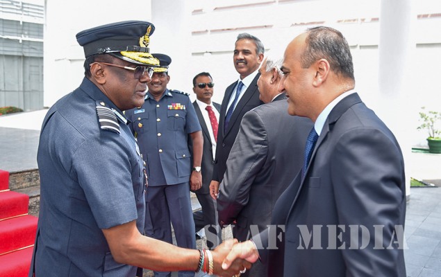 Delegation of secretary of defense Pakistan at SLAF HQ on 03.10.2018
