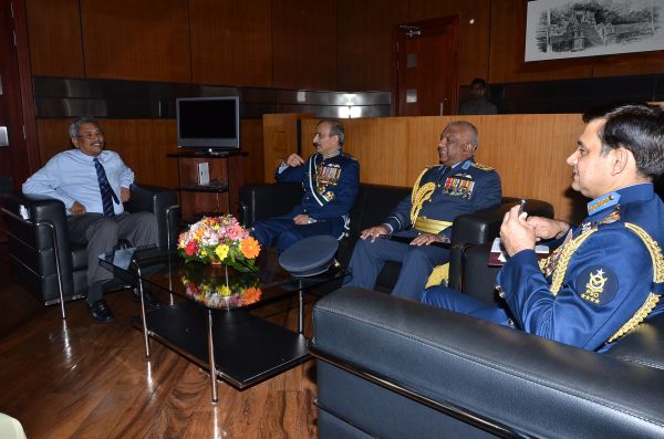 Chief of the Air Staff of the Pakistan Air Force Visits MOD & UD