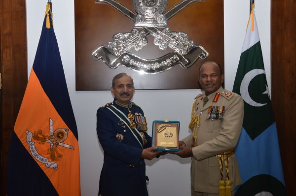 Chief of the Air Staff of the Pakistan Air Force Visits MOD & UD