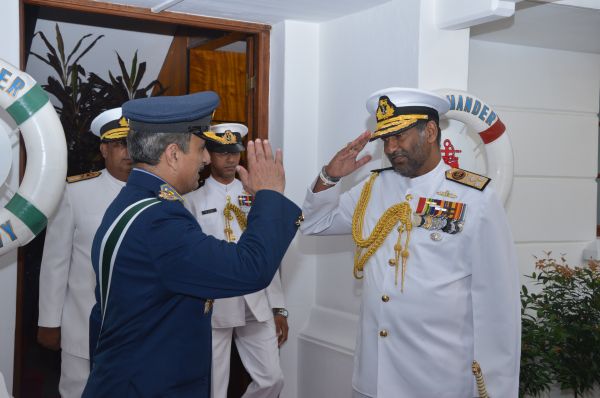 Chief of the Air Staff of the Pakistan Air Force Visits MOD & UD