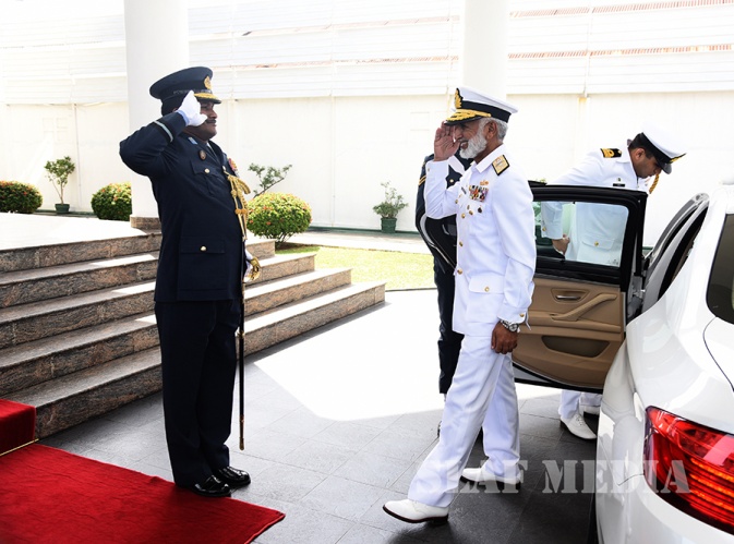 Chief of Naval Staff of the Pakistan Navy Calls on the Commander
of the Air Force