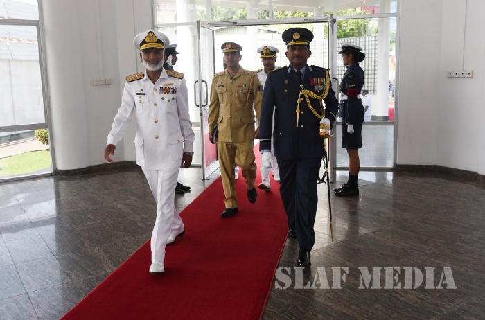 Chief of Naval Staff of the Pakistan Navy Calls on the Commander
of the Air Force