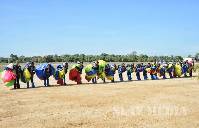 30th and 31st Basic Airborne Courses Passing Out Parade at SLAF Ampara