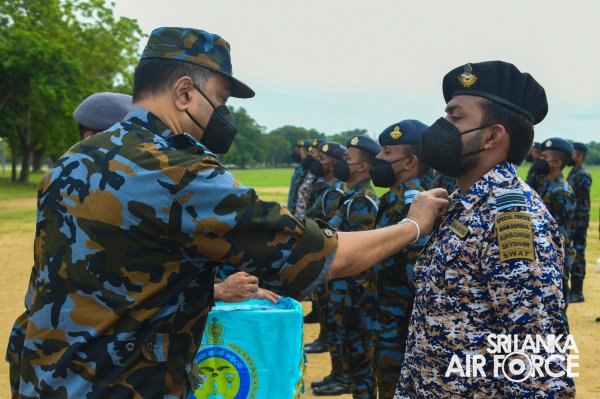 MILITARY RIGGERS PASS OUT AT AMPARA
