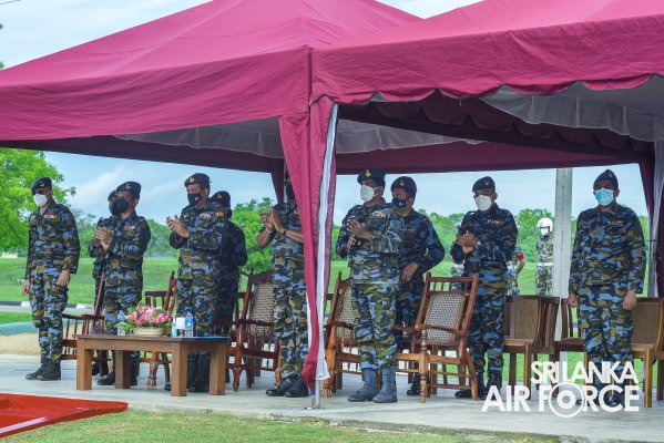 NO.46 BASIC AIRBORNE COURSE CONCLUDES AT AMPARA