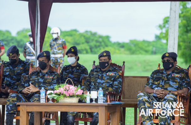 NO.46 BASIC AIRBORNE COURSE CONCLUDES AT AMPARA