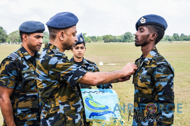 No 41 Basic and No 10 Free Fall Parachute Courses, No 3 Jump Master Course and No 6 SABF Course Pass Out at Ampara