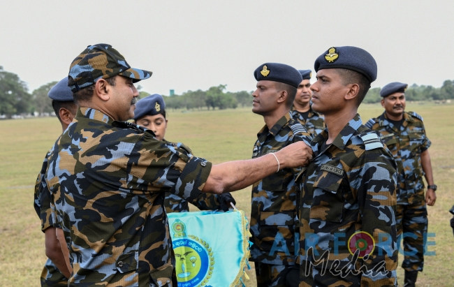 No 41 Basic and No 10 Free Fall Parachute Courses, No 3 Jump Master Course and No 6 SABF Course Pass Out at Ampara