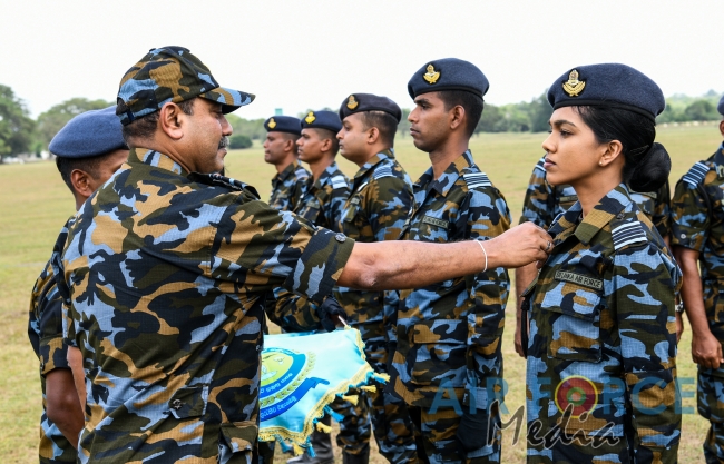 No 41 Basic and No 10 Free Fall Parachute Courses, No 3 Jump Master Course and No 6 SABF Course Pass Out at Ampara